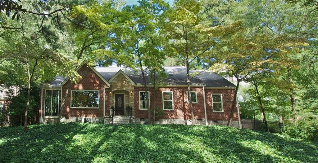 5 bedroom, 3,374 sq ft single family residence sold at 1637 Lenox Road, Atlanta, GA 30306