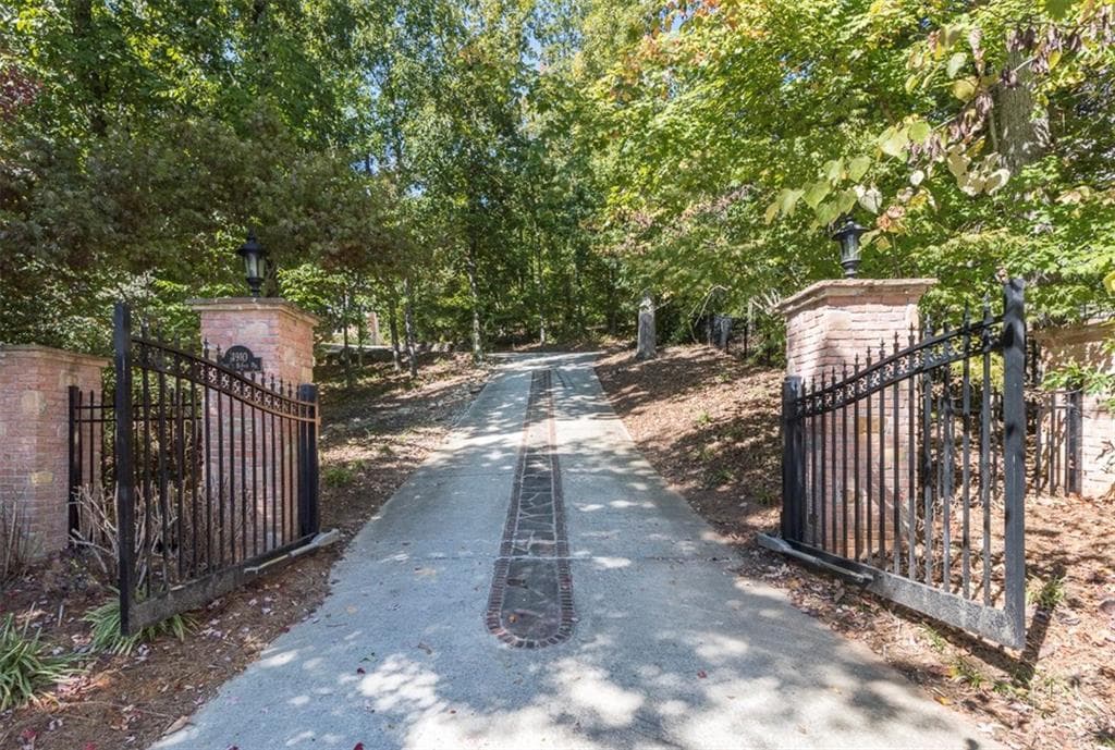 4910 Spruce Bluff Drive, Sandy Springs, GA 30350 — most recent listing photo