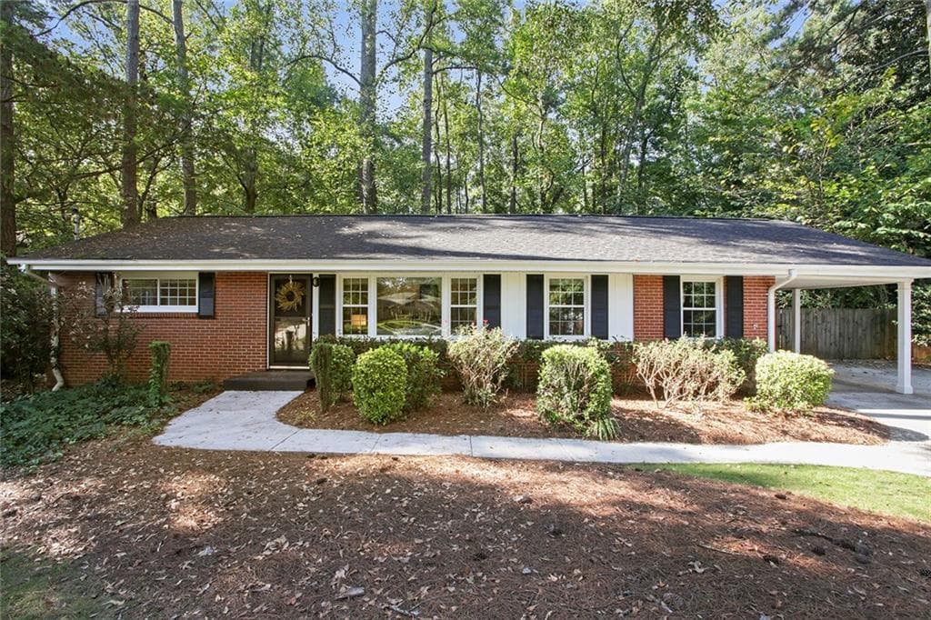 3 bedroom, 1,631 sq ft single family residence sold at 1782 Warren Court, Atlanta, GA 30318