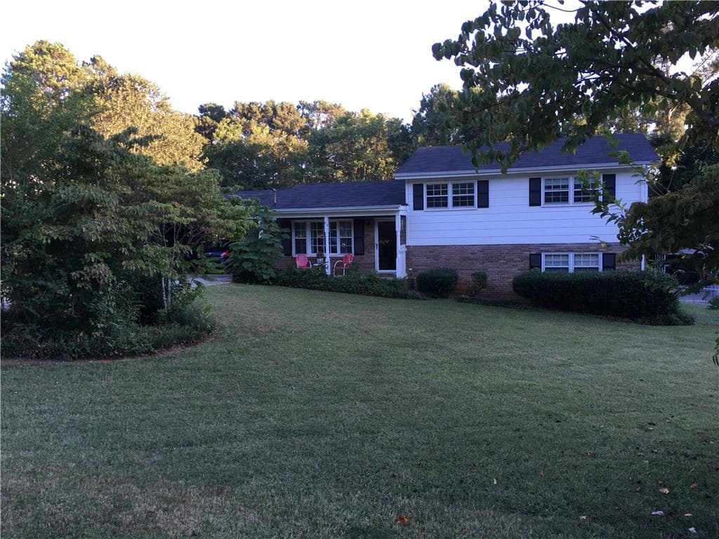 210 Thomas Circle, Roswell, GA 30075 — most recent listing photo