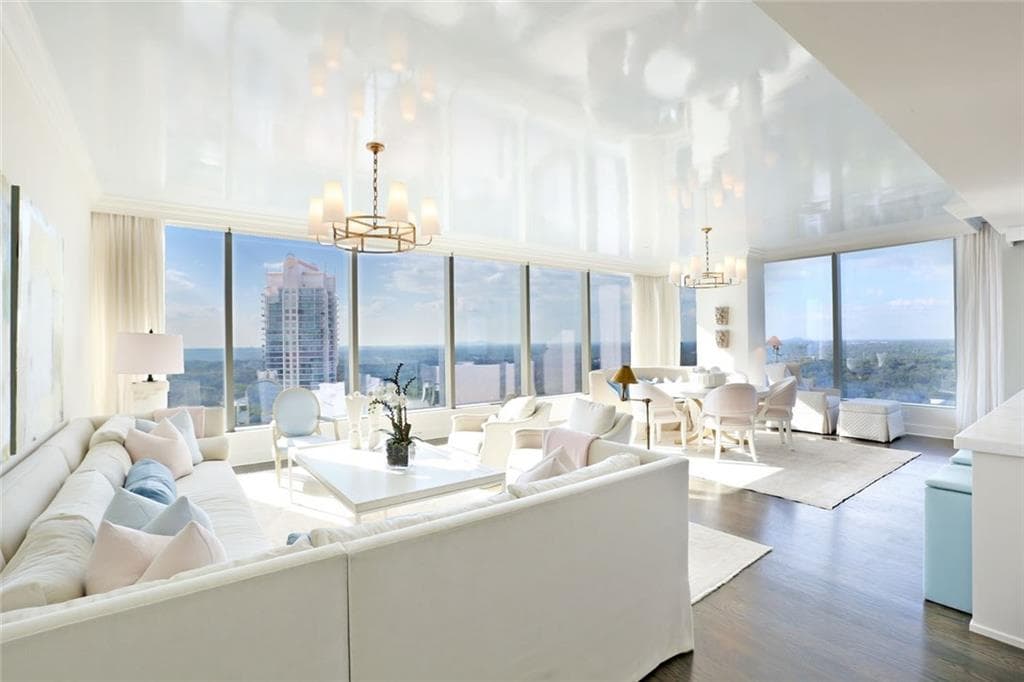 3 bedroom, 2,792 sq ft condominium sold at 3630 Peachtree Road 2607, Atlanta, GA 30326