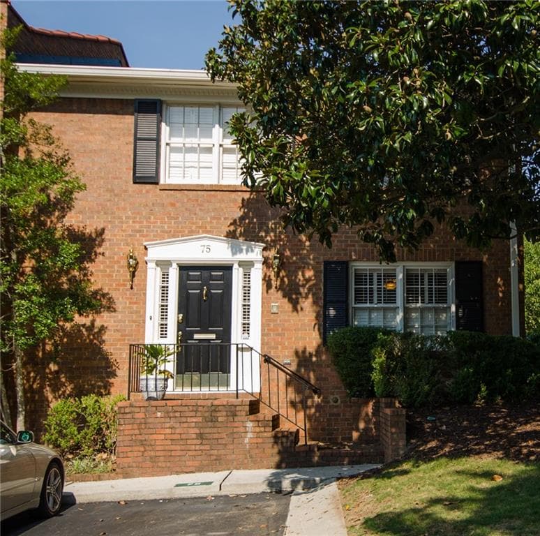 4 bedroom, 2,164 sq ft townhouse sold at 4620 Wieuca Road 75, Atlanta, GA 30342