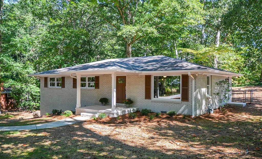 3 bedroom, 1,750 sq ft single family residence sold at 4227 King Springs Road, Smyrna, GA 30082