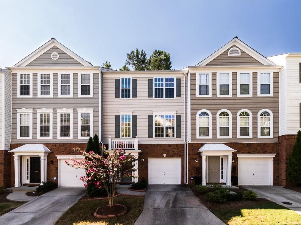 3 bedroom, 1,412 sq ft townhouse sold at 3383 Lathenview Court, Alpharetta, GA 30004