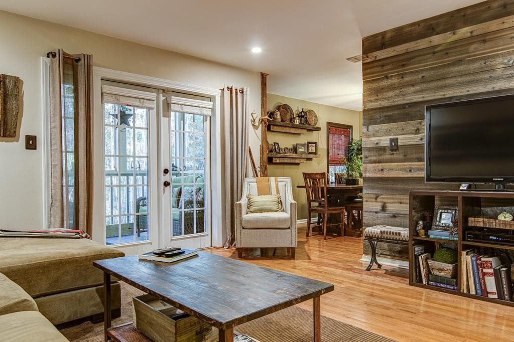 2 bedroom, 1,060 sq ft condominium sold at 1445 Monroe Drive C10, Atlanta, GA 30324