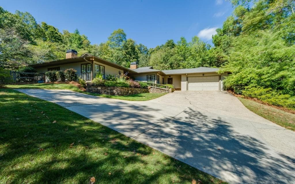 12150 King Road, Roswell, GA 30075 — most recent listing photo