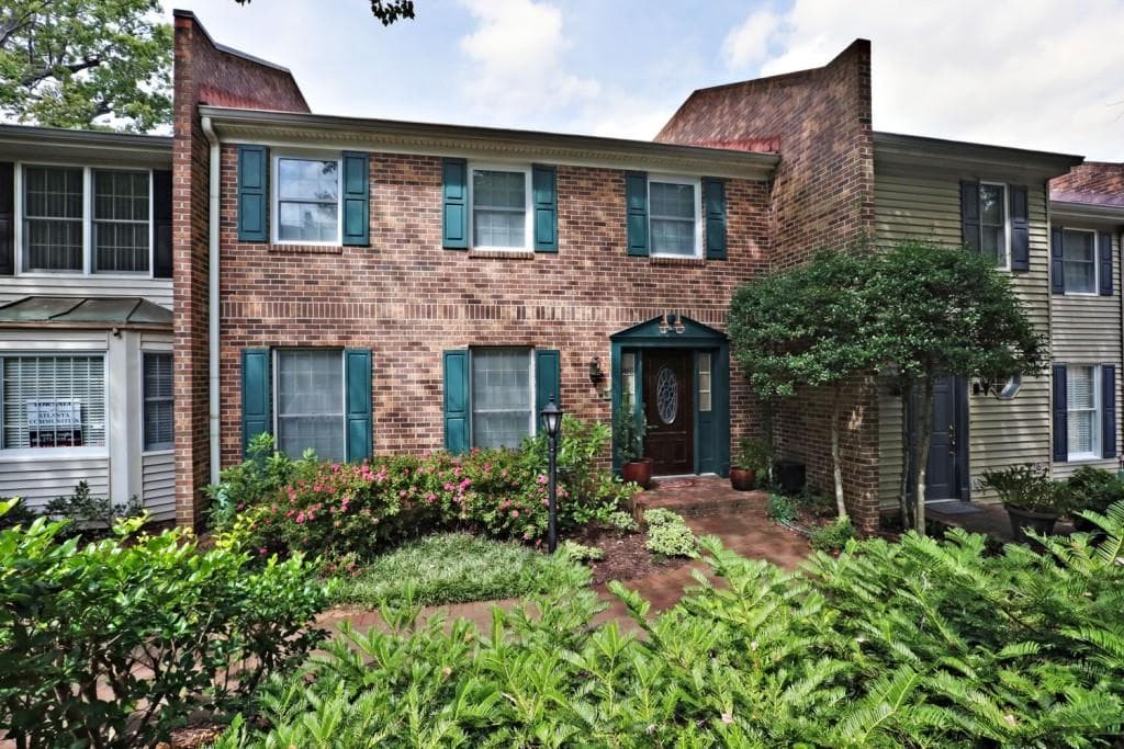 1524 September Chase 1524, Decatur, GA 30033 — most recent listing photo