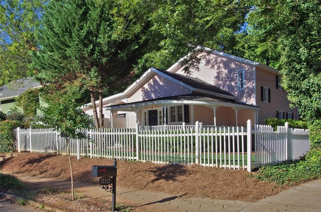 4 bedroom, 2,362 sq ft single family residence sold at 310 Connecticut Avenue, Atlanta, GA 30307