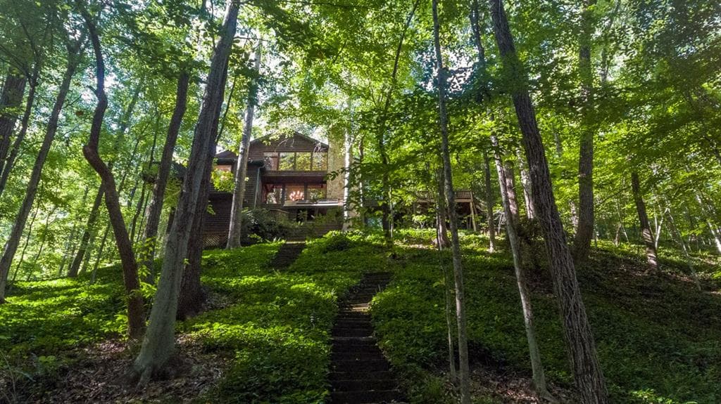 360 Tara Trail, Sandy Springs, GA 30327 — most recent listing photo