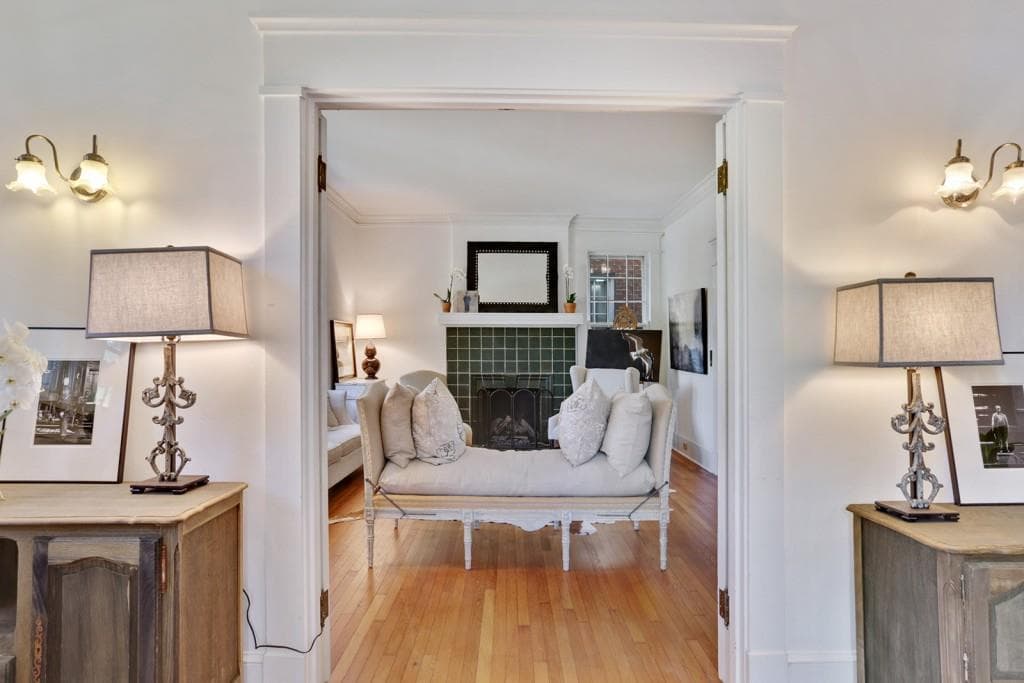 4 bedroom, 3,451 sq ft single family residence sold at 1105 Saint Charles Place, Atlanta, GA 30306