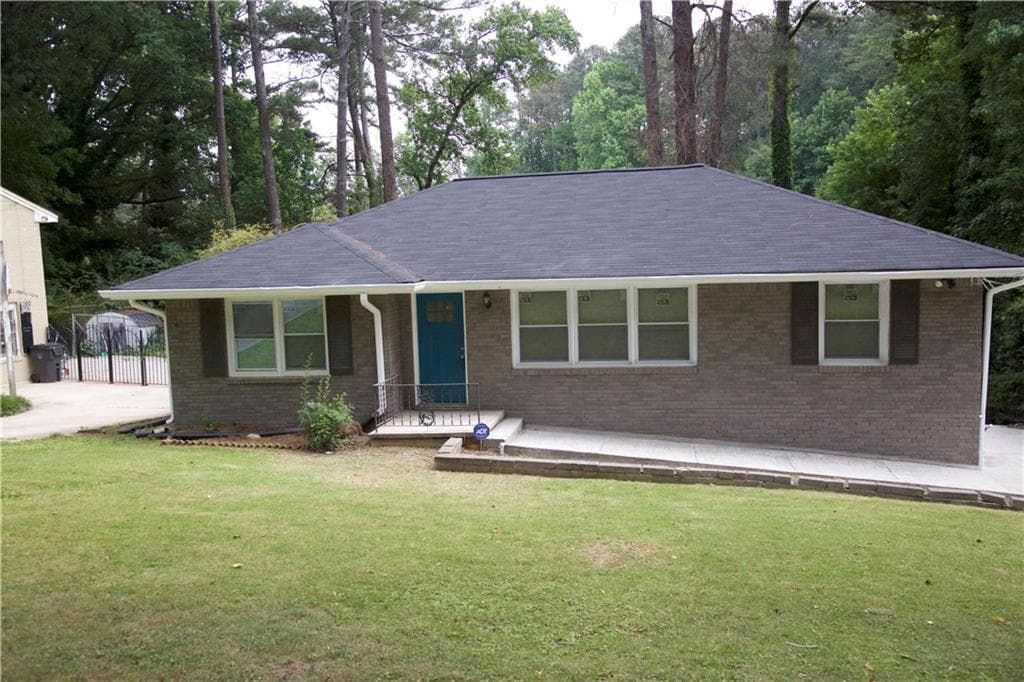 3 bedroom, 1,286 sq ft single family residence sold at 2773 Ben Hill Road, East Point, GA 30344