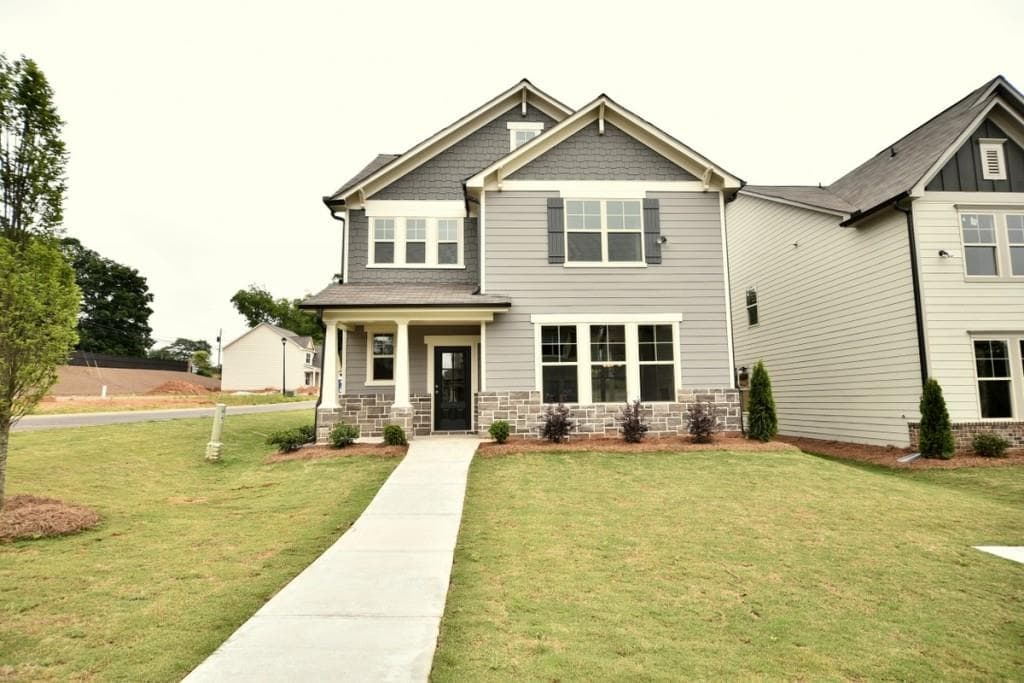 3 bedroom, 1,928 sq ft single family residence sold at 6013 Harbour Mist Drive, Flowery Branch, GA 30542