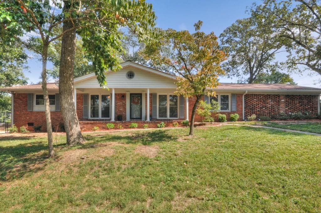 3 bedroom, 2,200 sq ft single family residence sold at 3157 Galangale Way, Atlanta, GA 30340