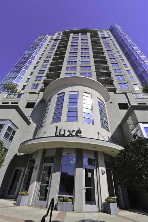 2 bedroom, 1,732 sq ft condominium sold at 222 12th Street 902, Atlanta, GA 30309