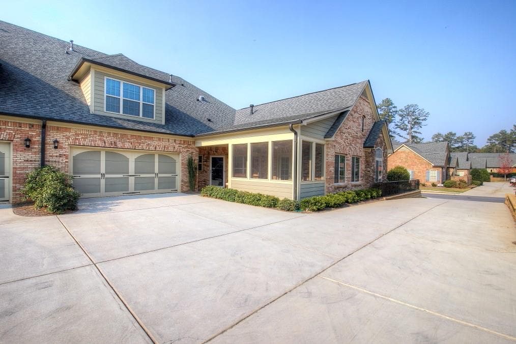 3 bedroom, 2,111 sq ft condominium sold at 120 Chastain Road 408, Kennesaw, GA 30144