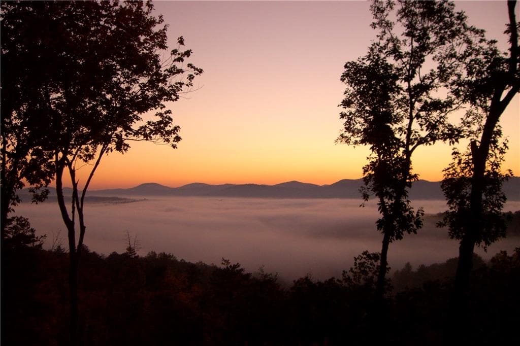 655 Lakeview Drive, Blue Ridge, GA 30513 — most recent listing photo