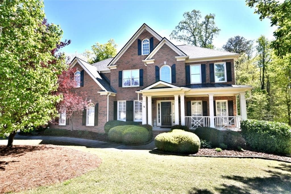 5 bedroom, 4,161 sq ft single family residence sold at 1070 Longpointe Pass, Alpharetta, GA 30005