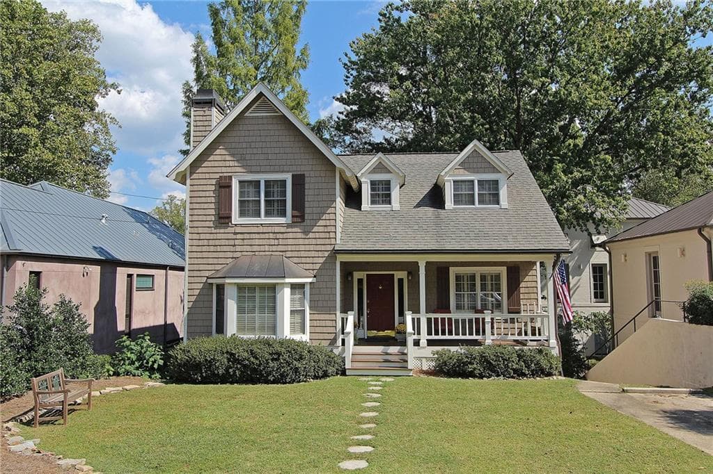 4 bedroom, 2,137 sq ft single family residence sold at 2601 Brookwood Drive, Atlanta, GA 30305