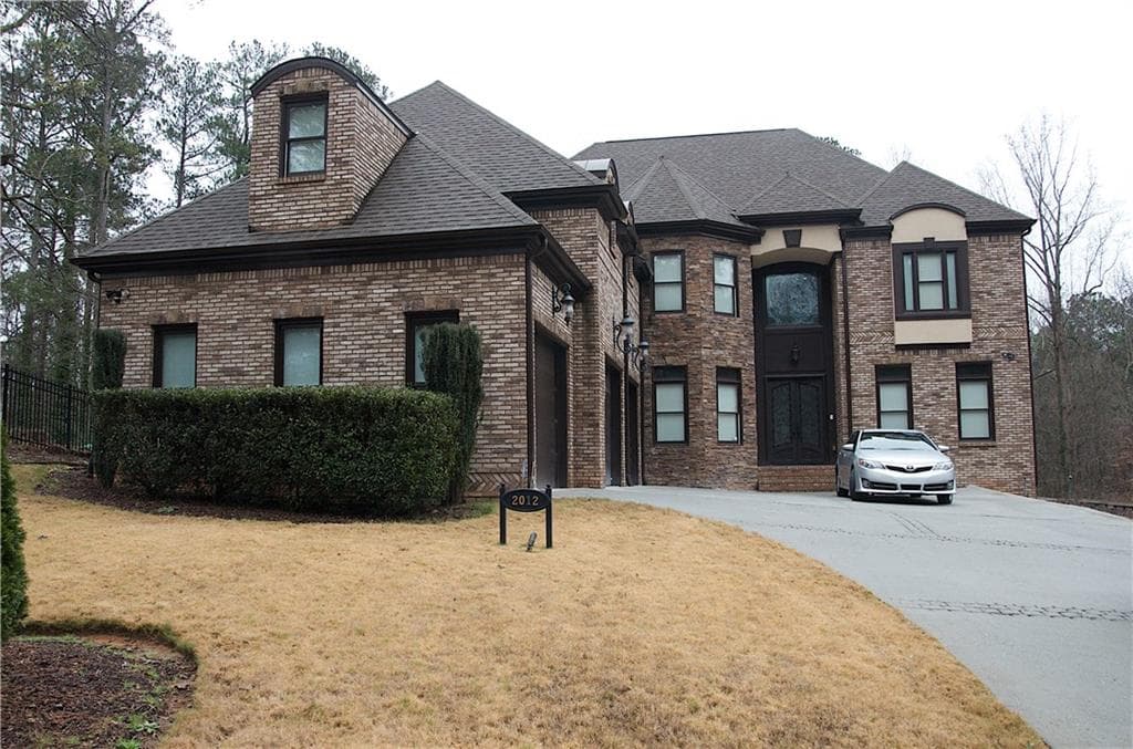 6 bedroom, 3,900 sq ft single family residence sold at 2012 Niskey Lake Road, Atlanta, GA 30331