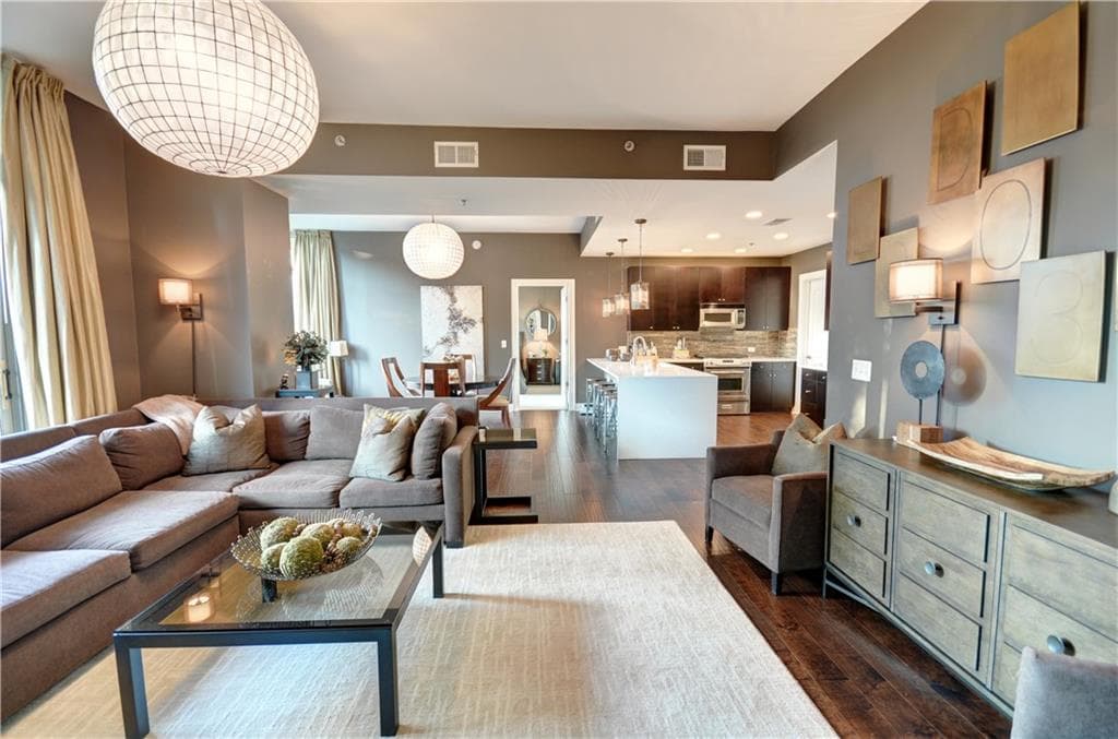 3 bedroom, 1,926 sq ft condominium sold at 905 Juniper Street 510, Atlanta, GA 30309