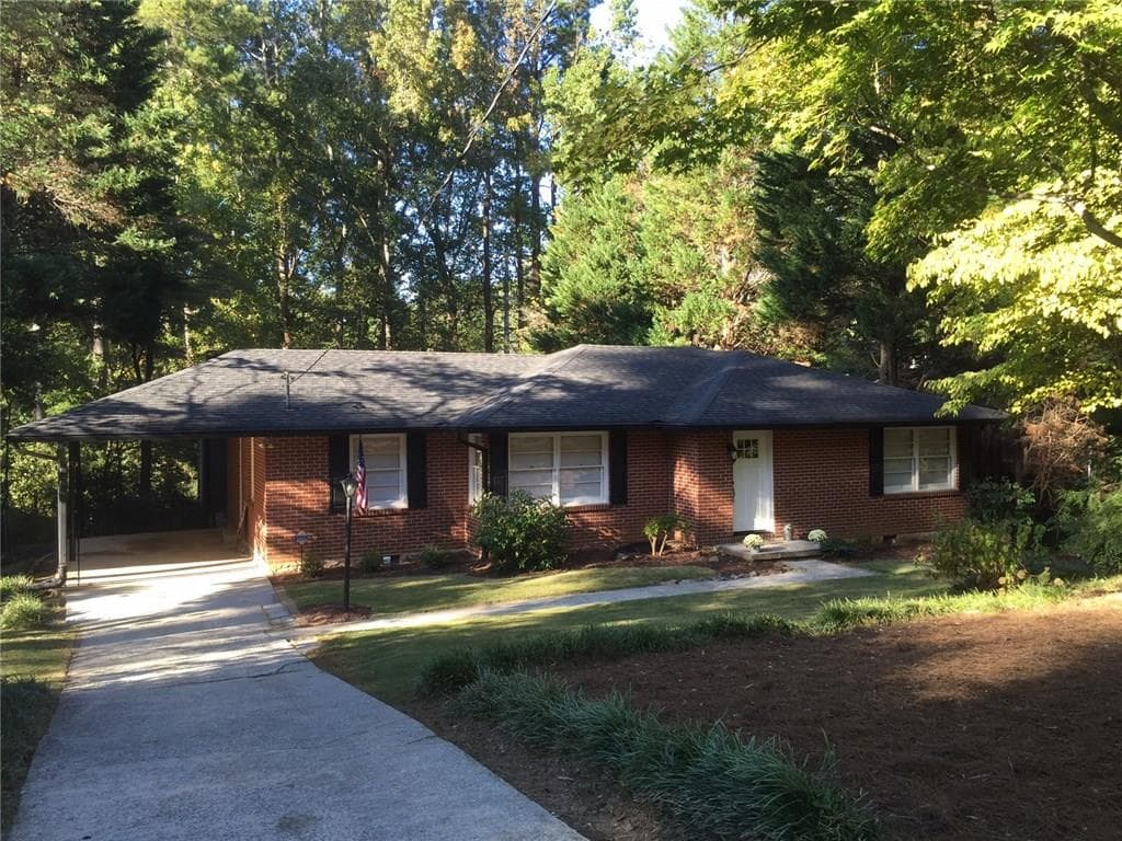 3 bedroom, 1,995 sq ft single family residence sold at 1978 Audubon Drive, Atlanta, GA 30329