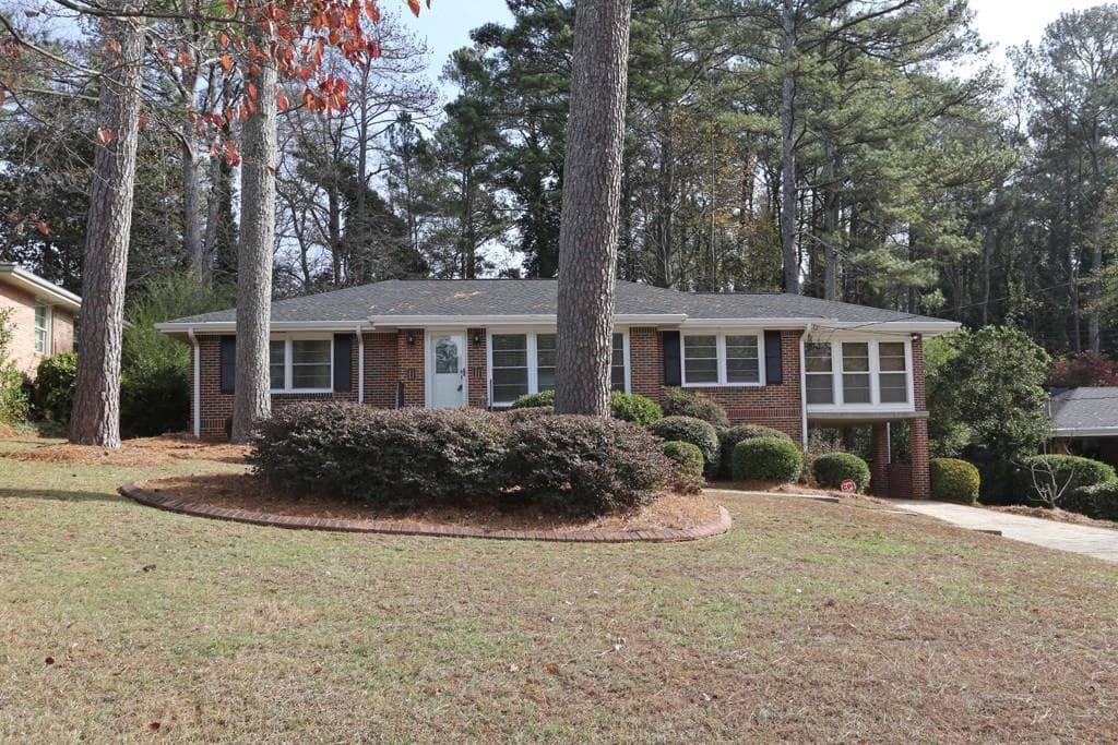 3 bedroom single family residence sold at 1443 N Amanda Circle, Atlanta, GA 30329