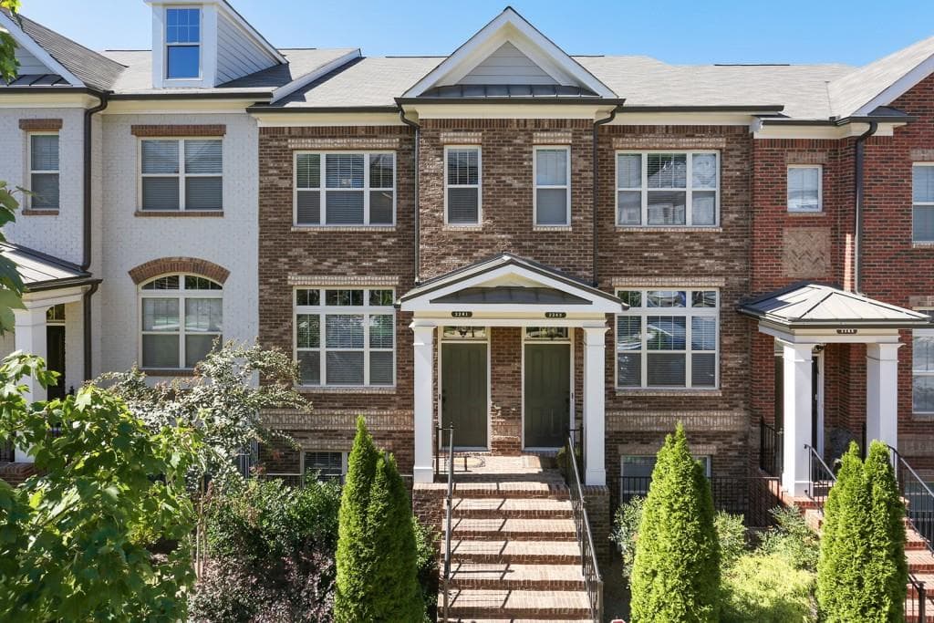 3 bedroom, 2,000 sq ft townhouse sold at 2261 Lavista Court 2261, Atlanta, GA 30324