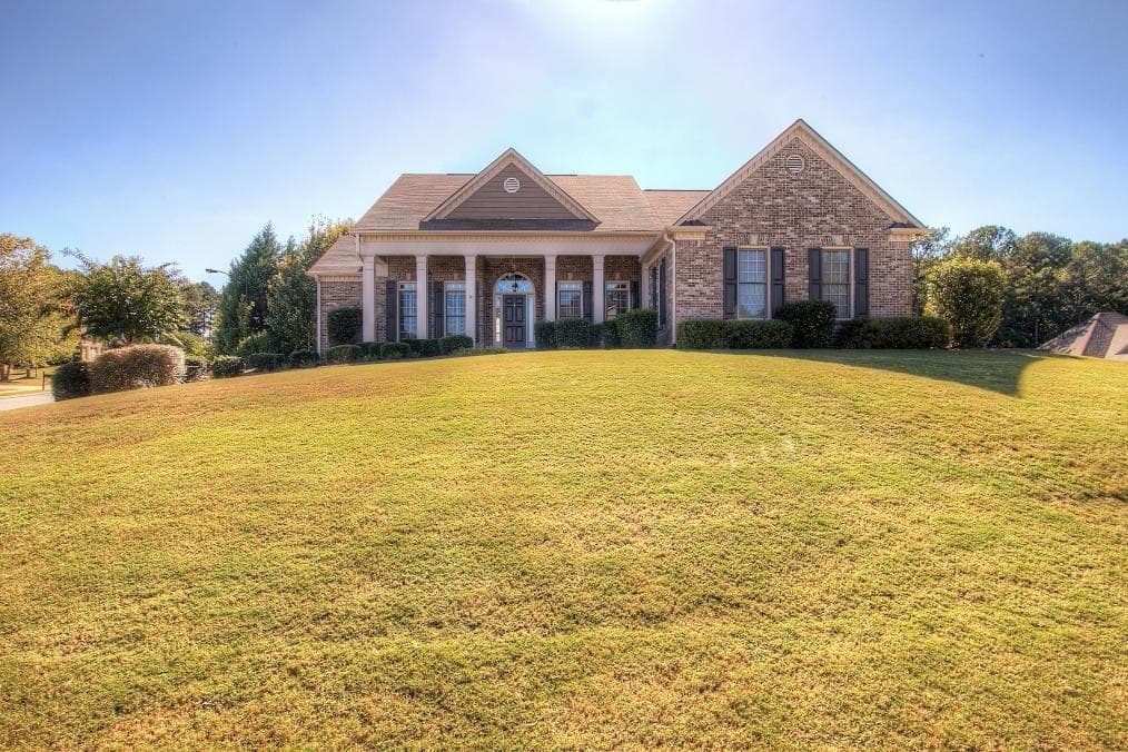 5 bedroom, 2,916 sq ft single family residence sold at 201 Glen Wood Place, Canton, GA 30114