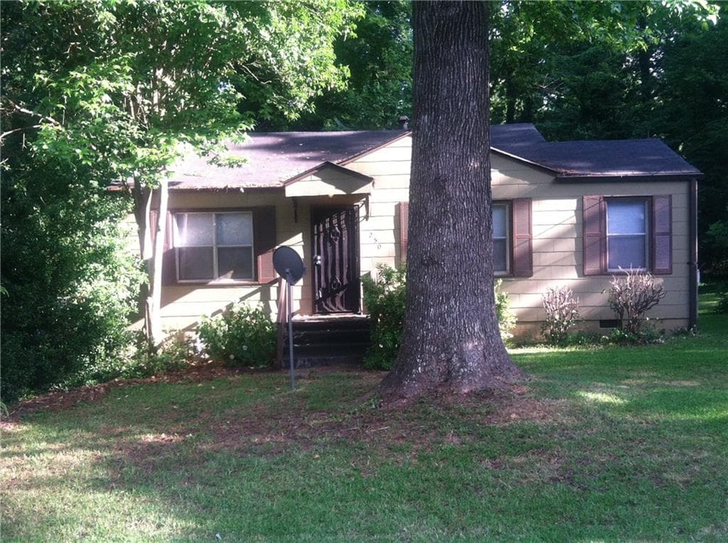 2 bedroom single family residence sold at 250 Moreland Way, Hapeville, GA 30354