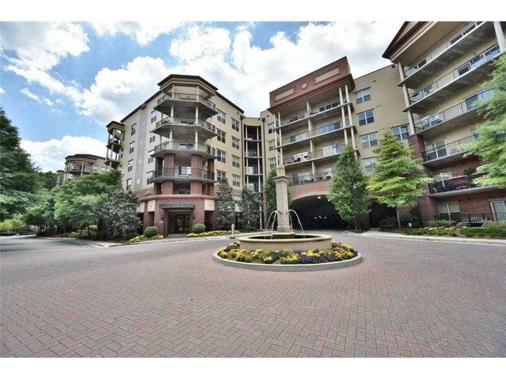 1 bedroom, 850 sq ft condominium sold at 200 River Vista Drive 239, Atlanta, GA 30339