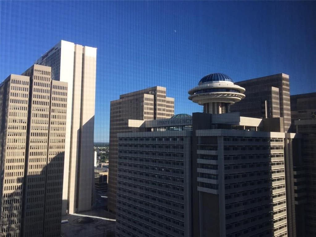 1 bedroom, 629 sq ft condominium sold at 300 Peachtree Street 23J, Atlanta, GA 30308