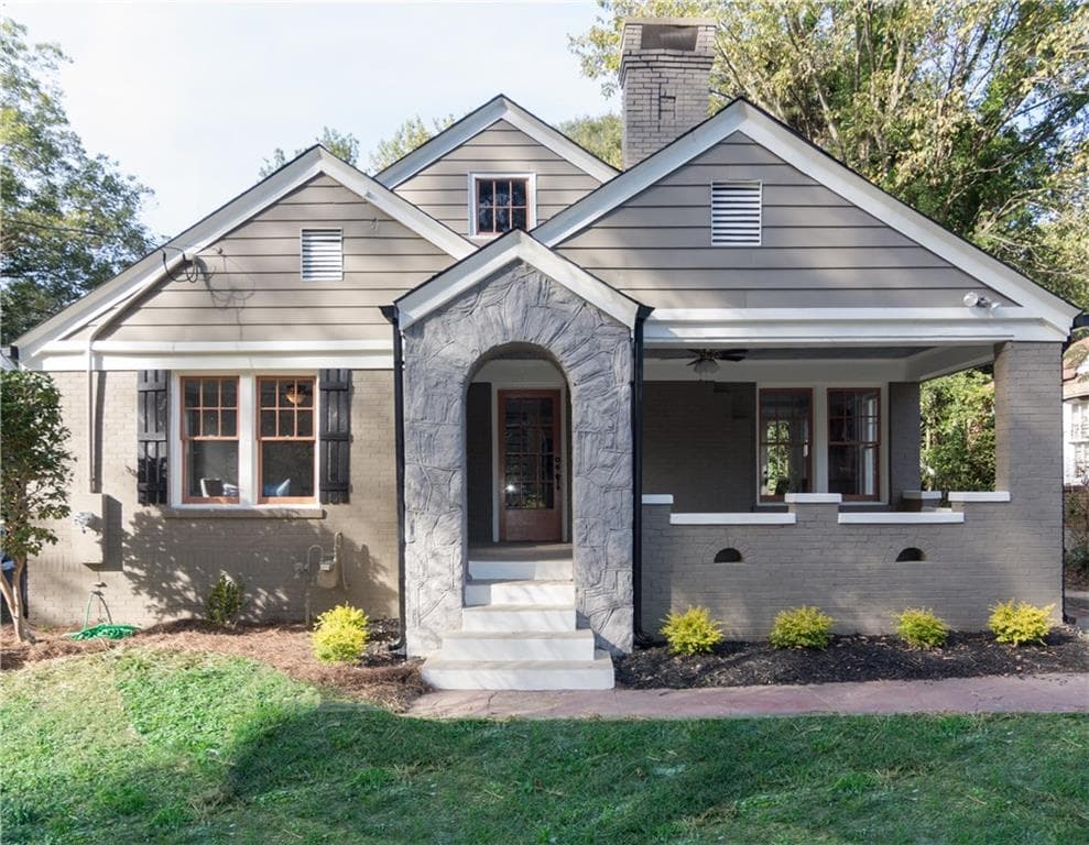 5 bedroom, 2,750 sq ft single family residence sold at 1721 Westwood Avenue, Atlanta, GA 30310