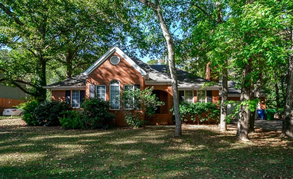 3 bedroom, 2,013 sq ft single family residence sold at 3481 Meadowridge Drive, Atlanta, GA 30331