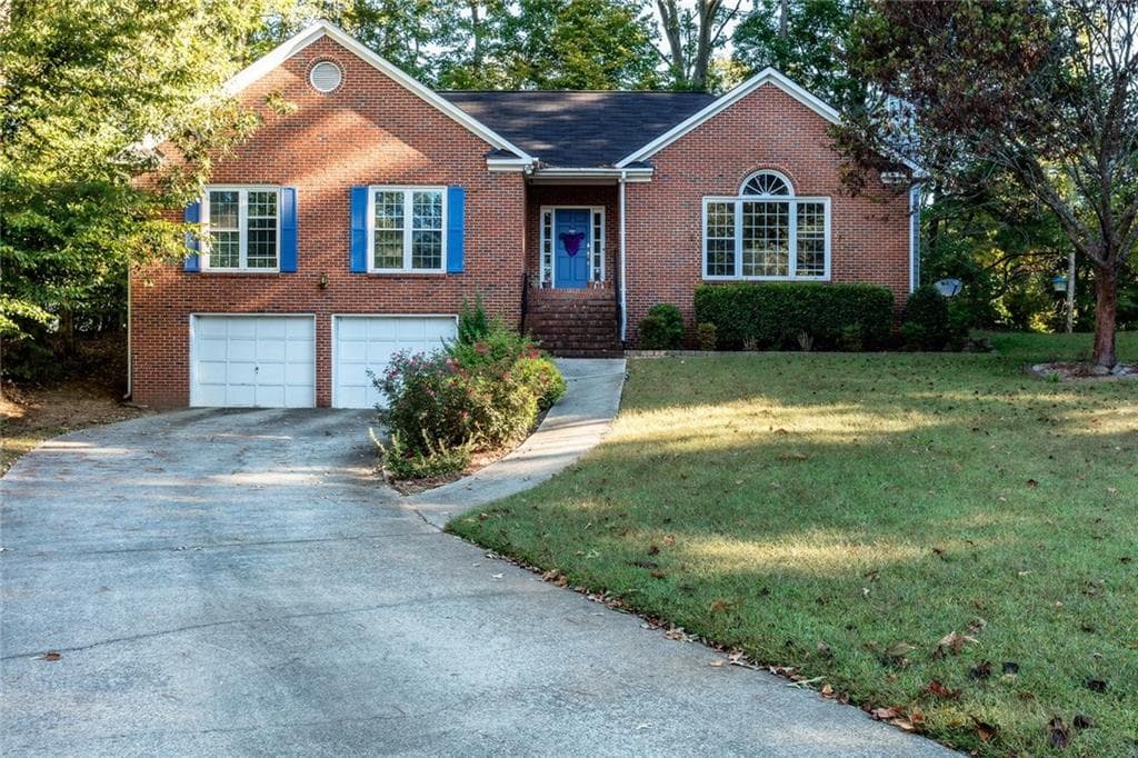 3 bedroom, 2,717 sq ft single family residence sold at 560 Summertree Court, Mableton, GA 30126