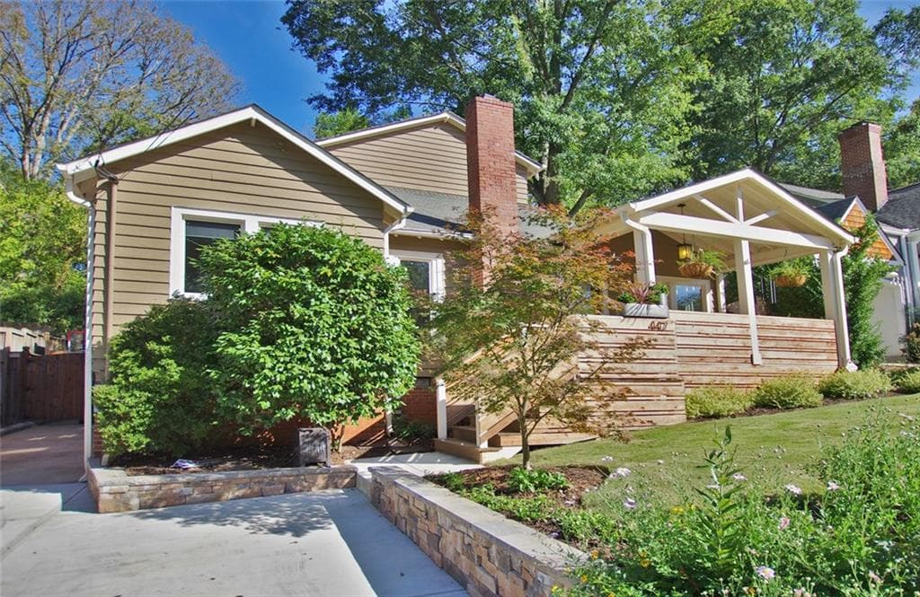 4 bedroom, 2,430 sq ft single family residence sold at 447 Leonardo Avenue, Atlanta, GA 30307