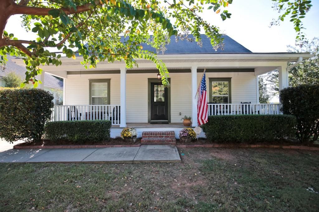 2008 Whittier Avenue, Atlanta, GA 30318 — most recent listing photo