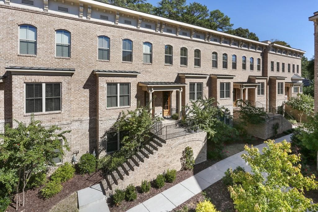 3 bedroom, 2,212 sq ft townhouse sold at 535 Ansley Circle 606, Atlanta, GA 30324