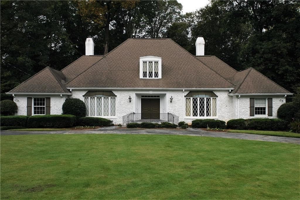 4 bedroom, 7,315 sq ft single family residence sold at 1898 Castleway Lane, Atlanta, GA 30345