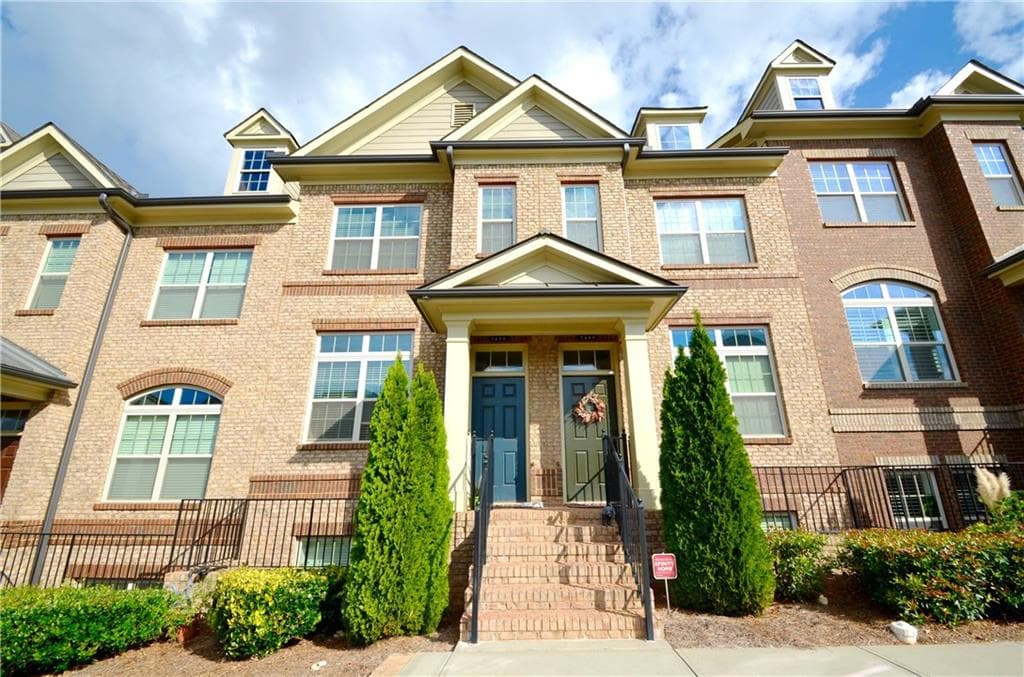 3 bedroom townhouse sold at 7470 Glisten Avenue, Atlanta, GA 30328