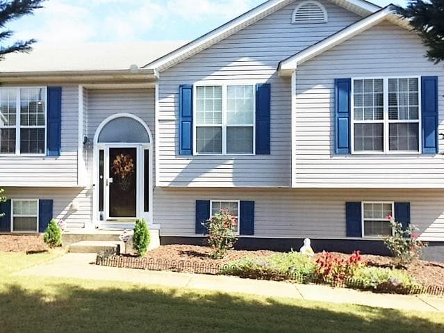 6012 Daffodil Drive, Flowery Branch, GA 30542 — most recent listing photo