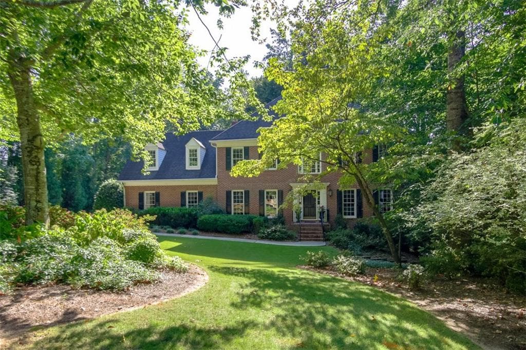 200 Walhalla Court, Sandy Springs, GA 30350 — most recent listing photo