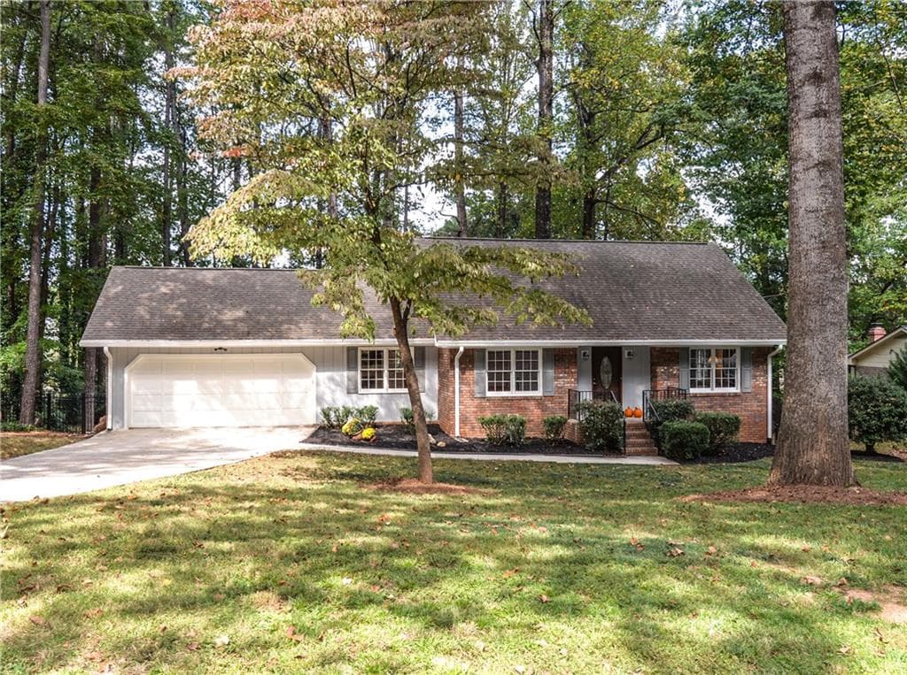 3 bedroom single family residence sold at 1454 Oak Forest Court, Brookhaven, GA 30319