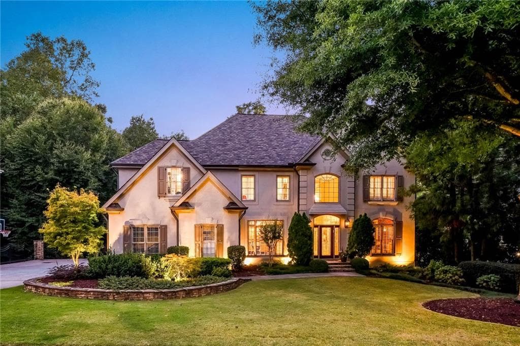 5 bedroom, 4,351 sq ft single family residence sold at 10440 Stanyan Street, Alpharetta, GA 30022