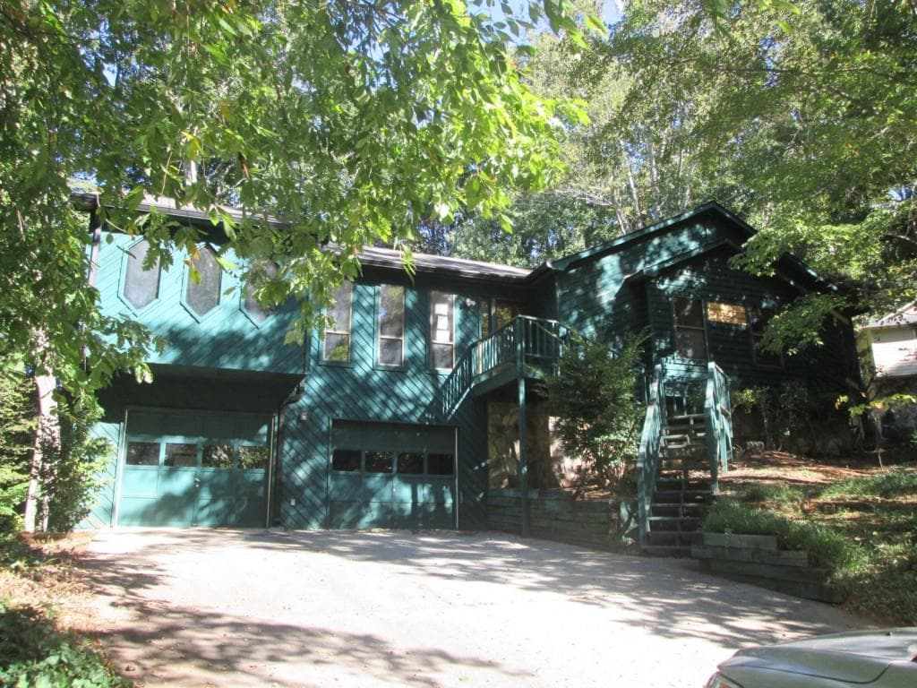 3 bedroom, 2,552 sq ft single family residence sold at 2721 Pine Cone Lane, Duluth, GA 30096
