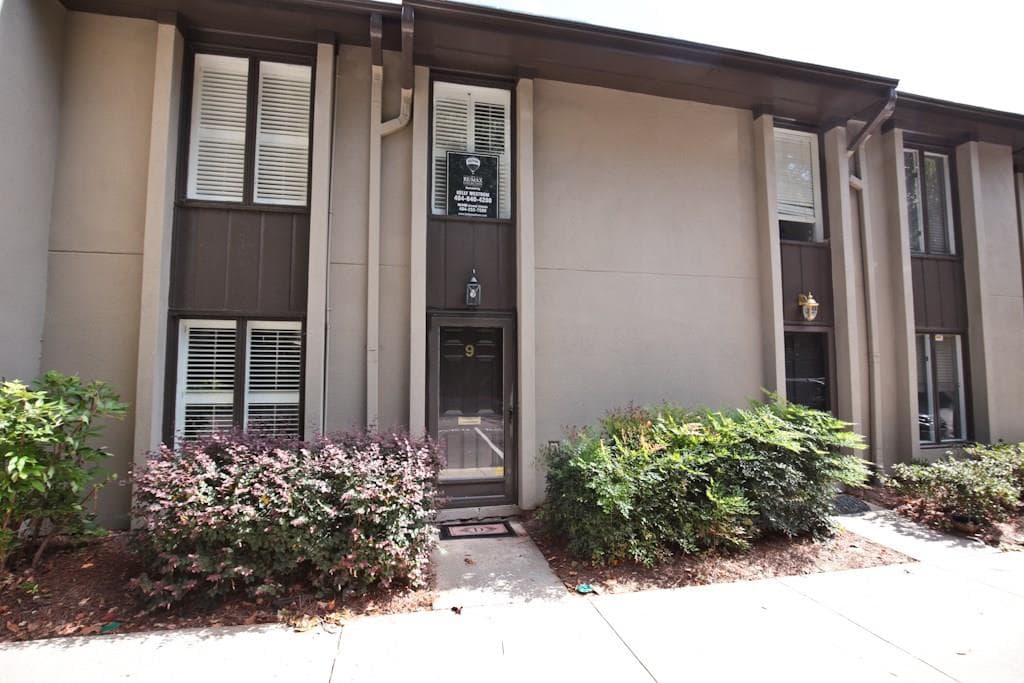9 Ivy Trail, Atlanta, GA 30342 — most recent listing photo