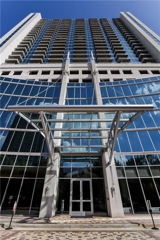 1 bedroom, 783 sq ft condominium sold at 3324 Peachtree Road 2512, Atlanta, GA 30326