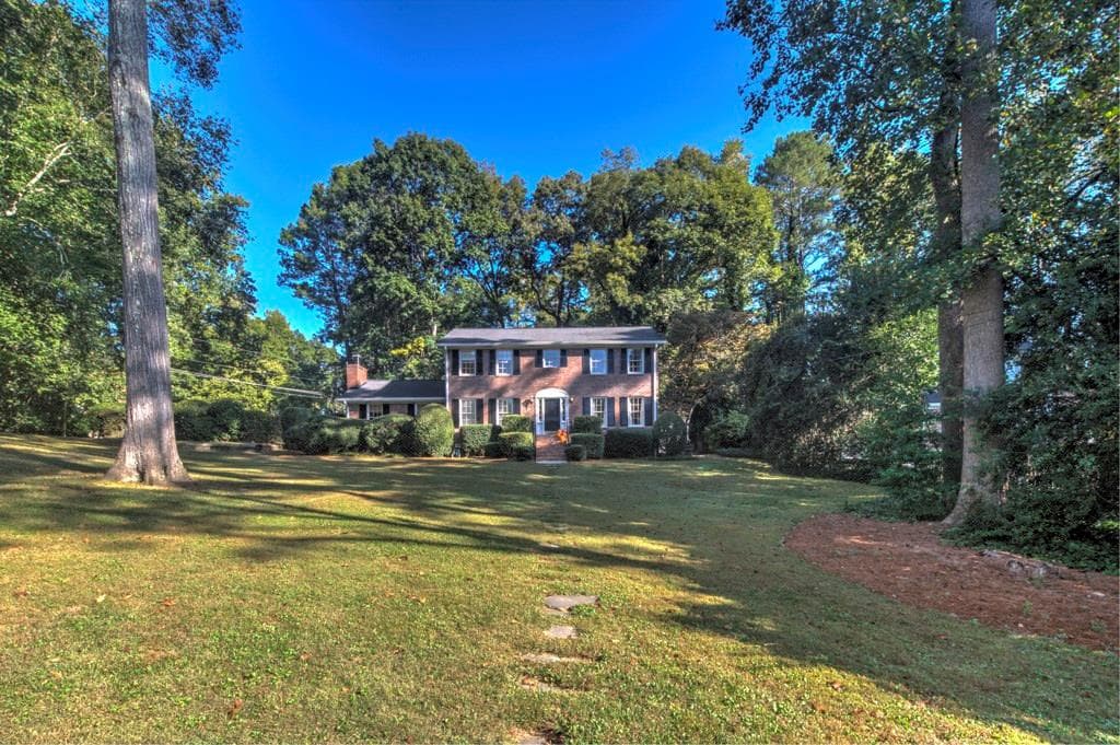 4 bedroom single family residence sold at 930 Landmark Drive, Sandy Springs, GA 30342