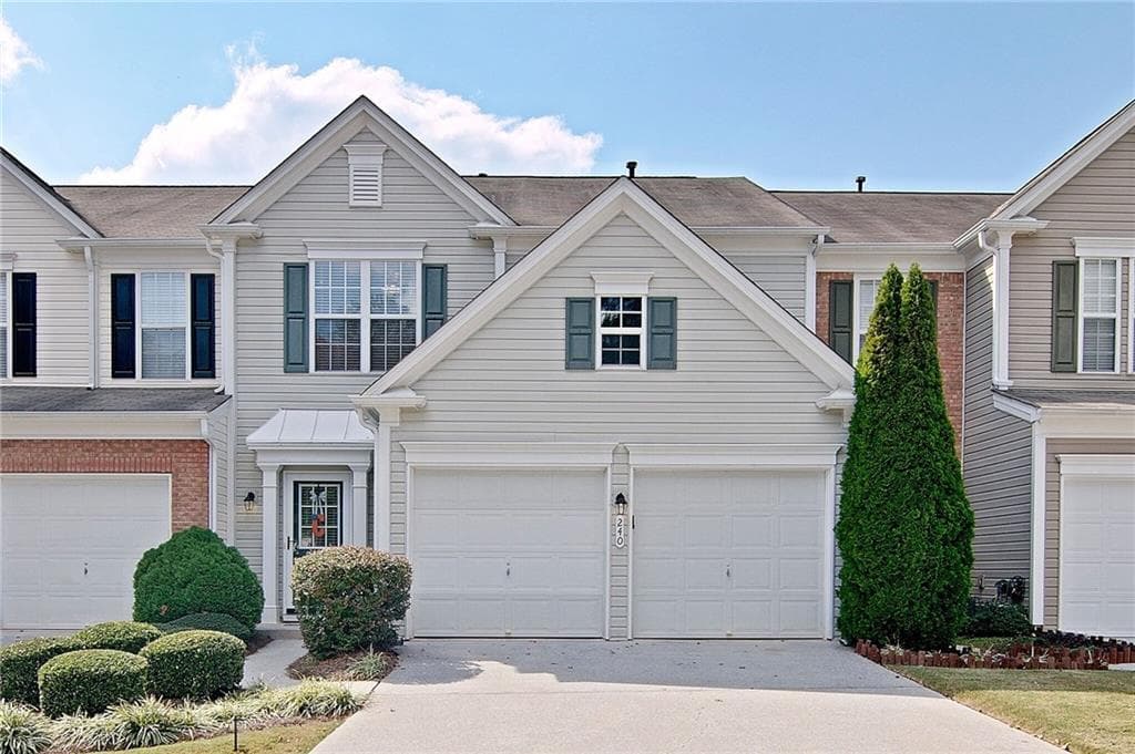 3 bedroom, 1,788 sq ft townhouse sold at 240 Regent Square, Woodstock, GA 30188