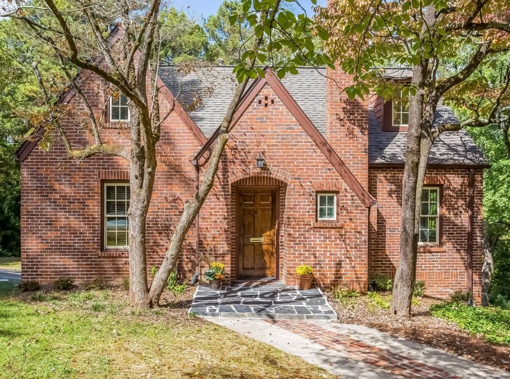 3 bedroom, 1,889 sq ft single family residence sold at 1136 Scott Boulevard, Decatur, GA 30030