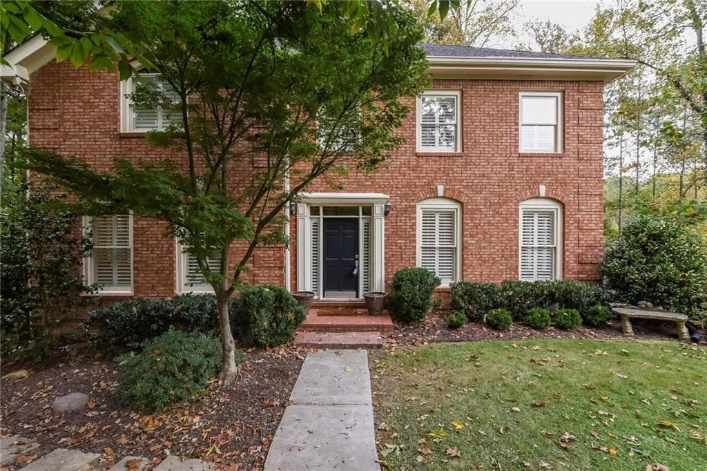4 bedroom, 2,706 sq ft single family residence sold at 2011 Woodsdale Road, Atlanta, GA 30324